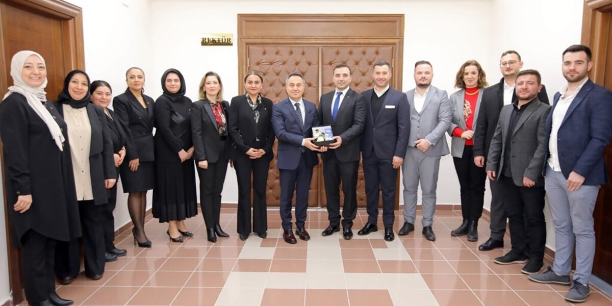 Kadın Girişimciler ve Genç Girişimciler Kurullarından Rektörümüze Ziyaret