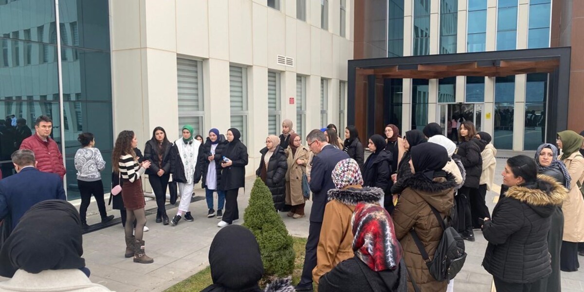 15 Temmuz Şehit Ferhat Koç Kız Anadolu İmam Hatip Lisesi Fen ve Sosyal Bilimler Proje Okulu’ndan Üniversitemize Ziyaret