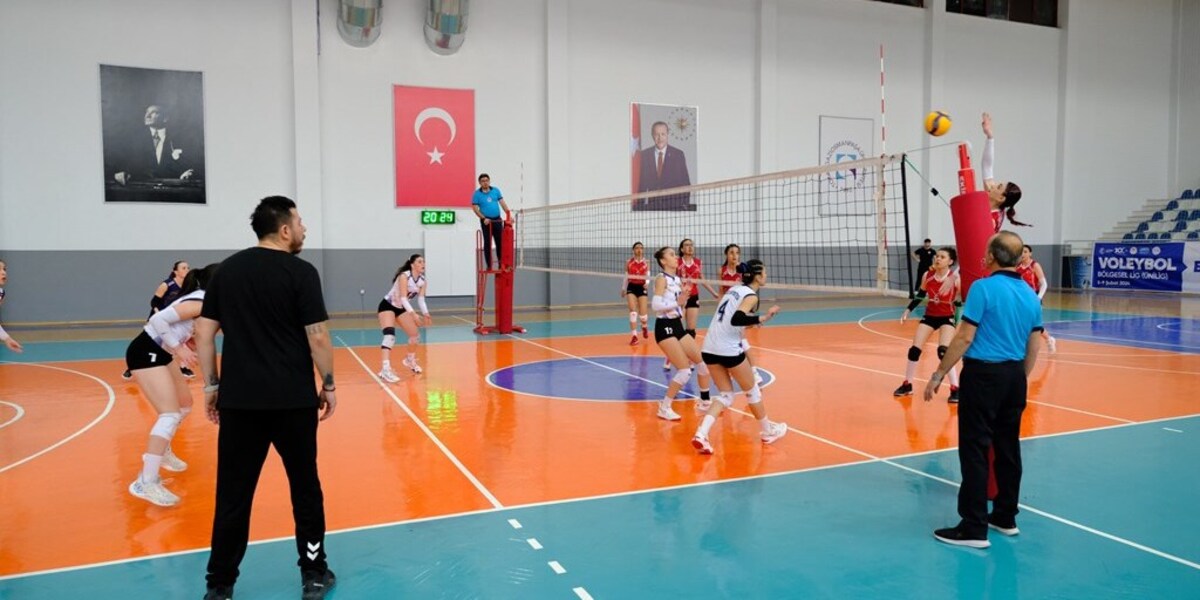 ÜNİLİG Bölgesel Voleybol Ligi Tamamlandı
