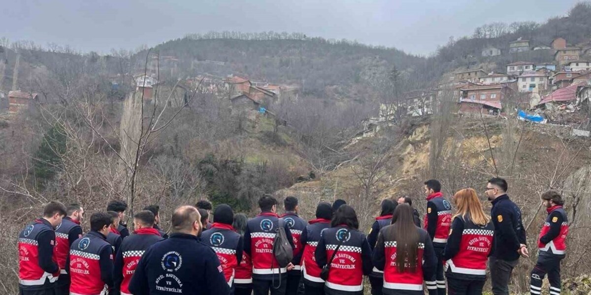 Sivil Savunma ve İtfaiyecilik Programı Öğrencilerinden Günebakan Köyüne Ziyaret