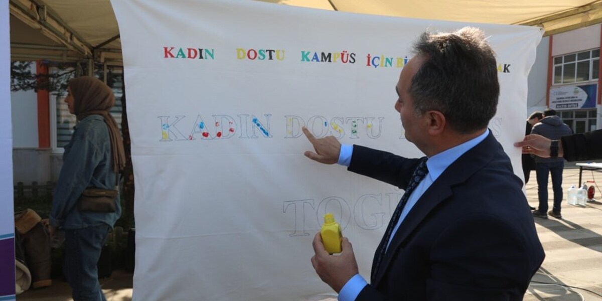 Üniversitemizde 8 Mart Etkinlikleri Kapsamında Stant ve Fotoğraf Sergisi Açıldı