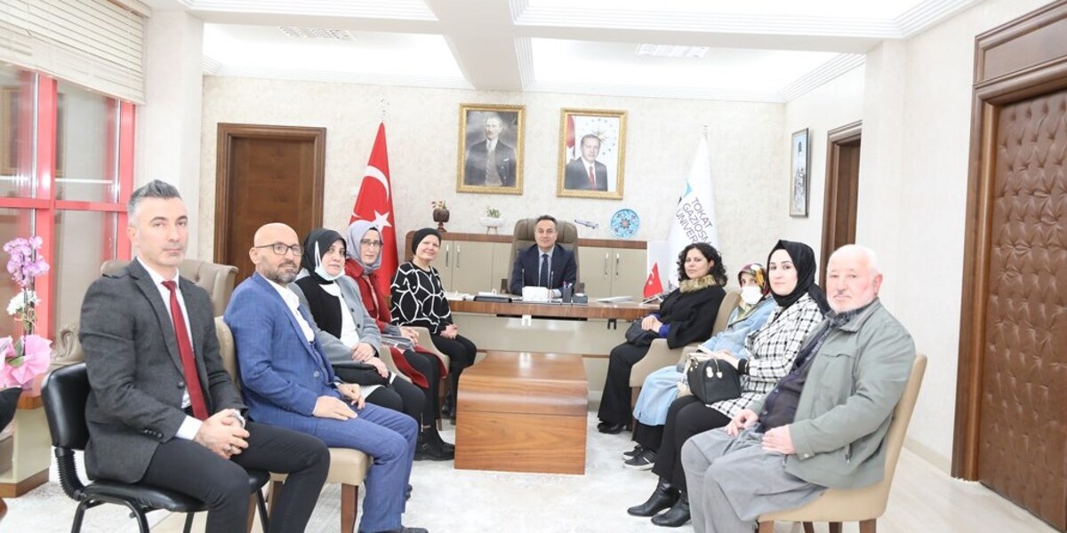 Hasta ve Hasta Yakınlarından PET-BT Cihazı İçin Rektörümüze Teşekkür Ziyareti