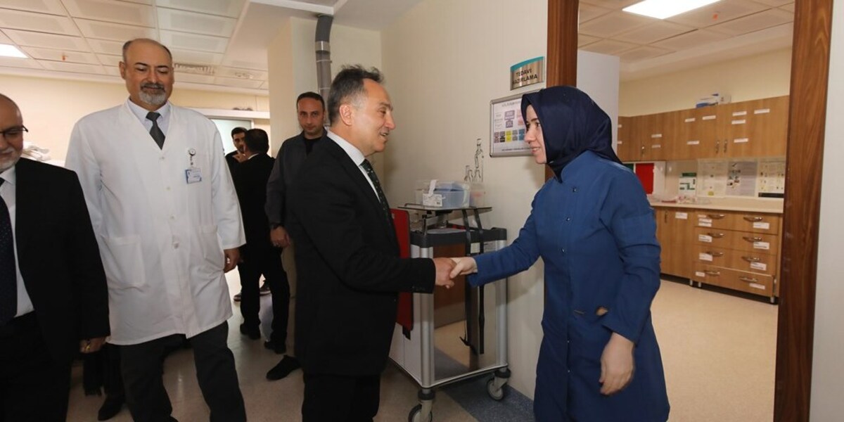 Rektörümüz Prof. Dr. Fatih YILMAZ Üniversite Hastanemizde Bayramlaşma Gerçekleştirdi
