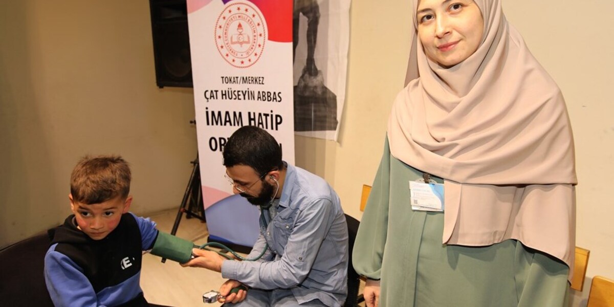 Çat Şehit Adem GÖVCE İlkokulu Öğretmen ve Öğrencileri Sağlık Taramasından Geçirildi