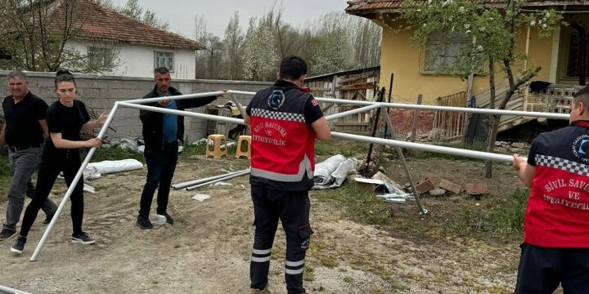 Öğrencilerimizden Depremzede Vatandaşlarımıza Destek