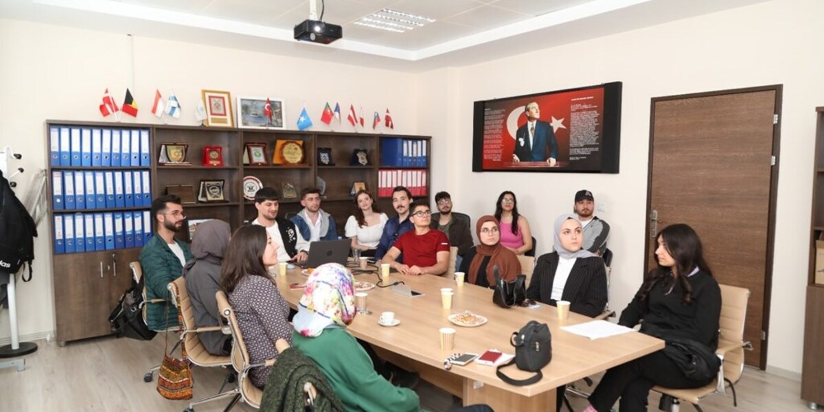 Öğrencimiz Erasmus Deneyimini Öğrencilerle Paylaştı