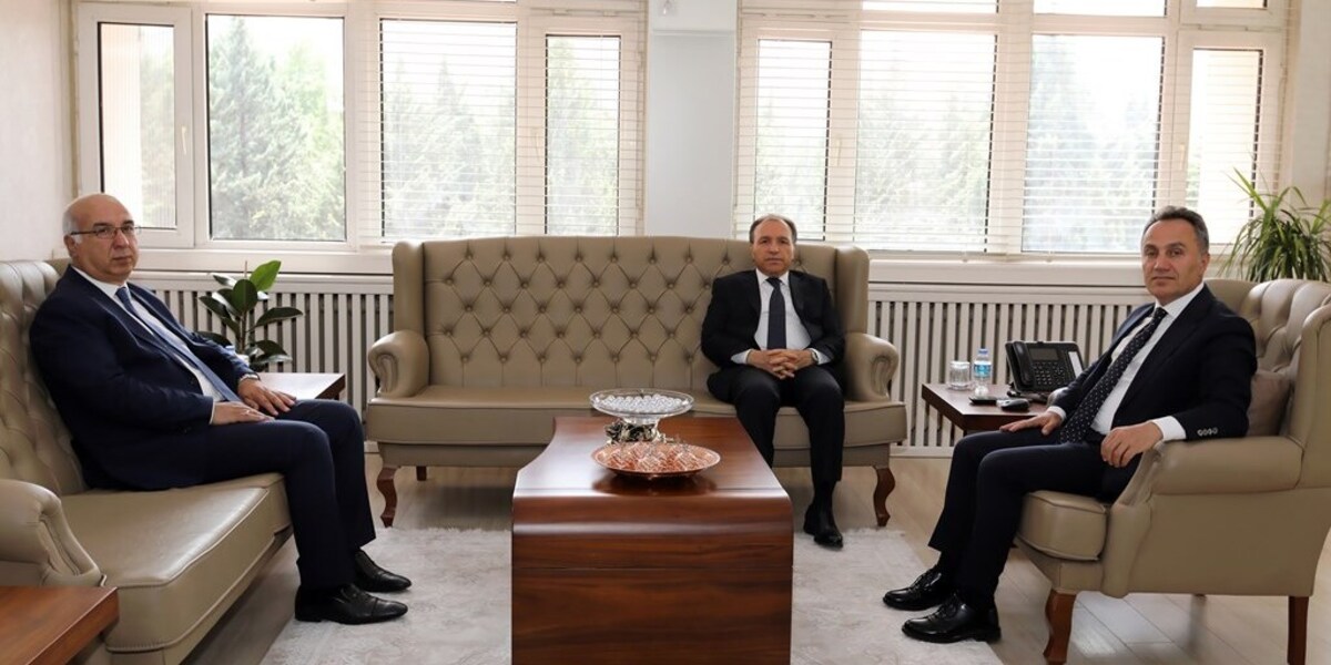 Rektör KARAKAŞ ve TCMB Banka Meclisi Üyesi KAR’dan Rektörümüze Ziyaret