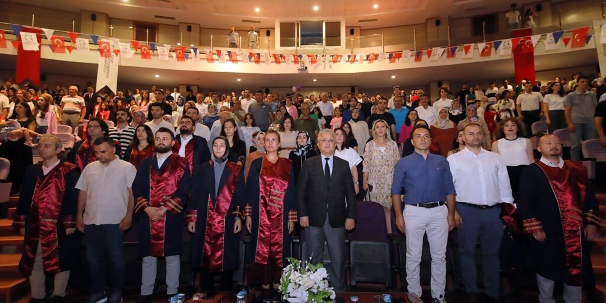 Diş Hekimliği Fakültesi Mezuniyet Töreni Gerçekleştirildi