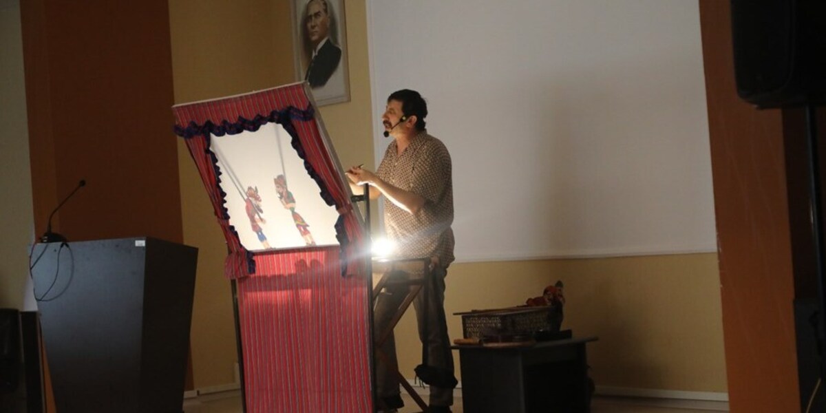 Üniversitemizde Geleneksel Türk Tiyatro Gösterisi