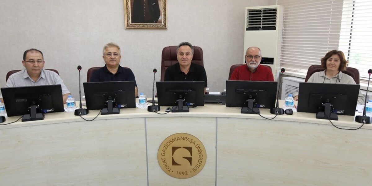 Rektörümüz Yaz Brifinglerine Daire Başkanlıkları ile Devam Ediyor