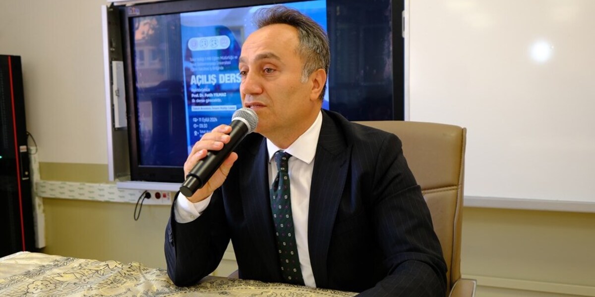 Rektörümüz Lise Öğrencileriyle Açılış Dersinde Bir Araya Geldi