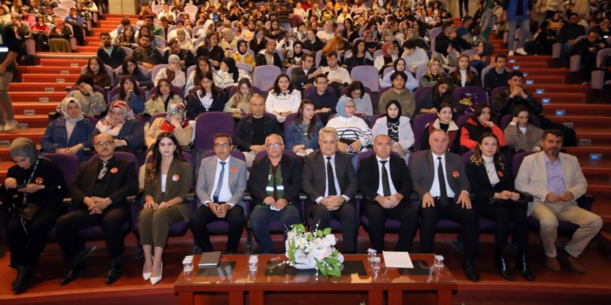 Üniversitemizden Şiddet ve Bağımlılık Paneli