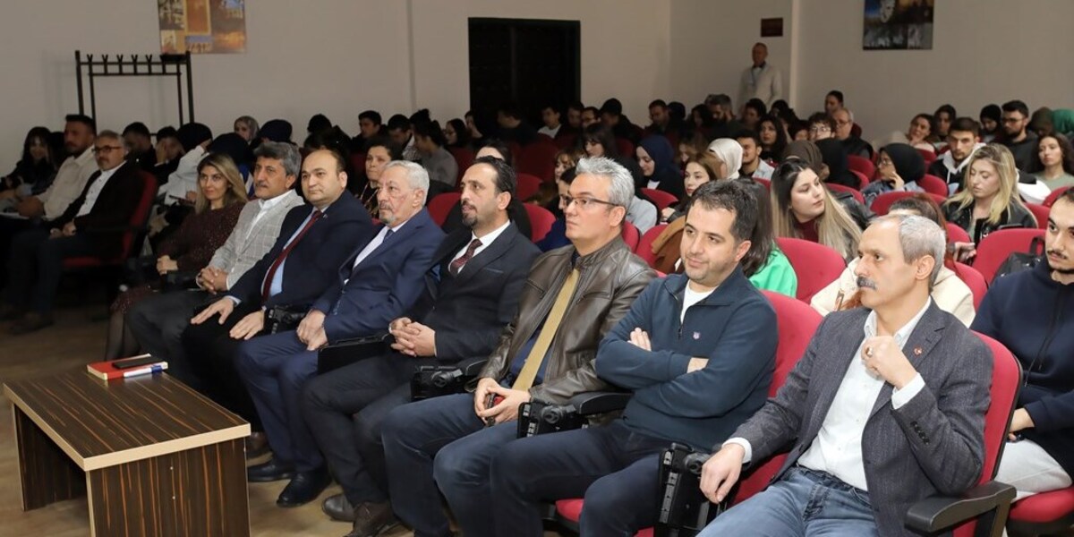 Fen Edebiyat Fakültemizde “Âsım’ın İzleri ve Mehmet Akif’in Edebiyatımıza Katkıları” Konferansı Düzenlendi