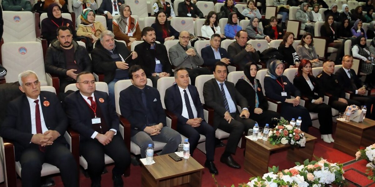 Üniversitemizde Kadınlar İçin Güvenli Dijital Gelecek Şiddetle Mücadele ve Korunma Yolları Çalıştayı Düzenlendi