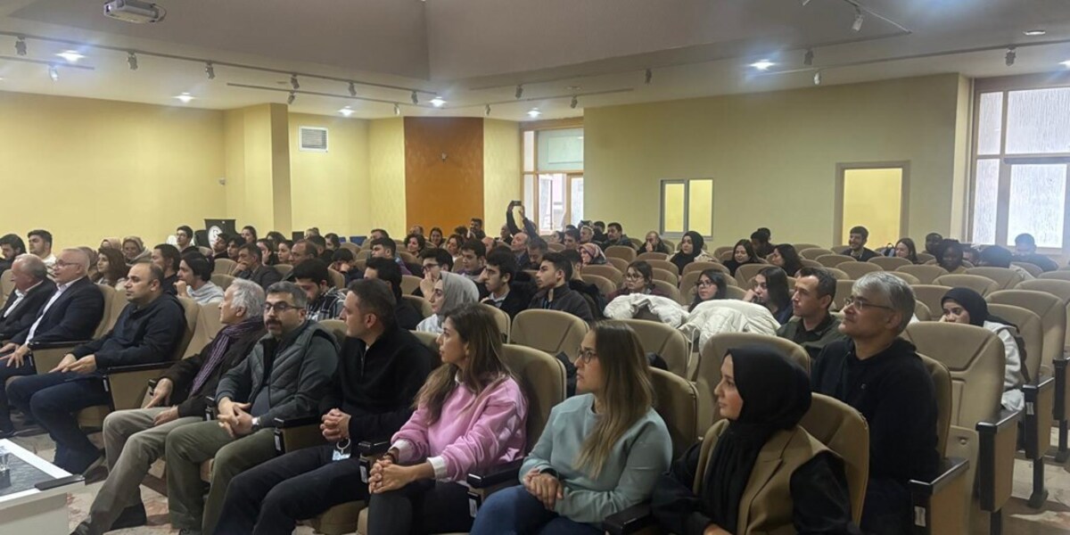 Üniversitemizden Dimes Markasının Dünü, Bugünü ve Yarını Konferansı