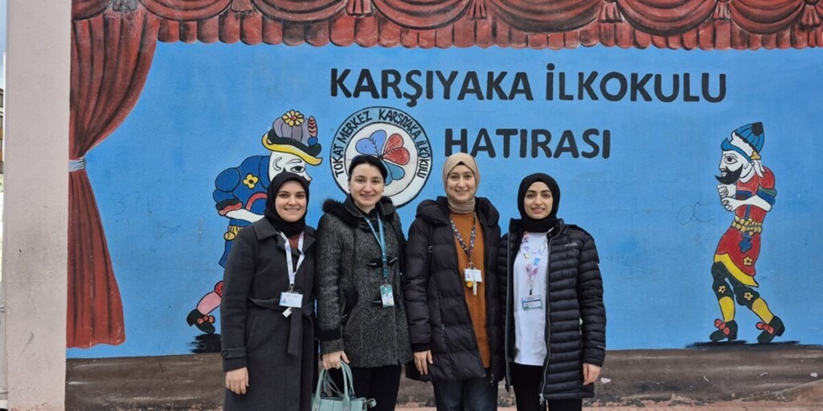 Üniversitemizden Çocuklara Diş Taraması