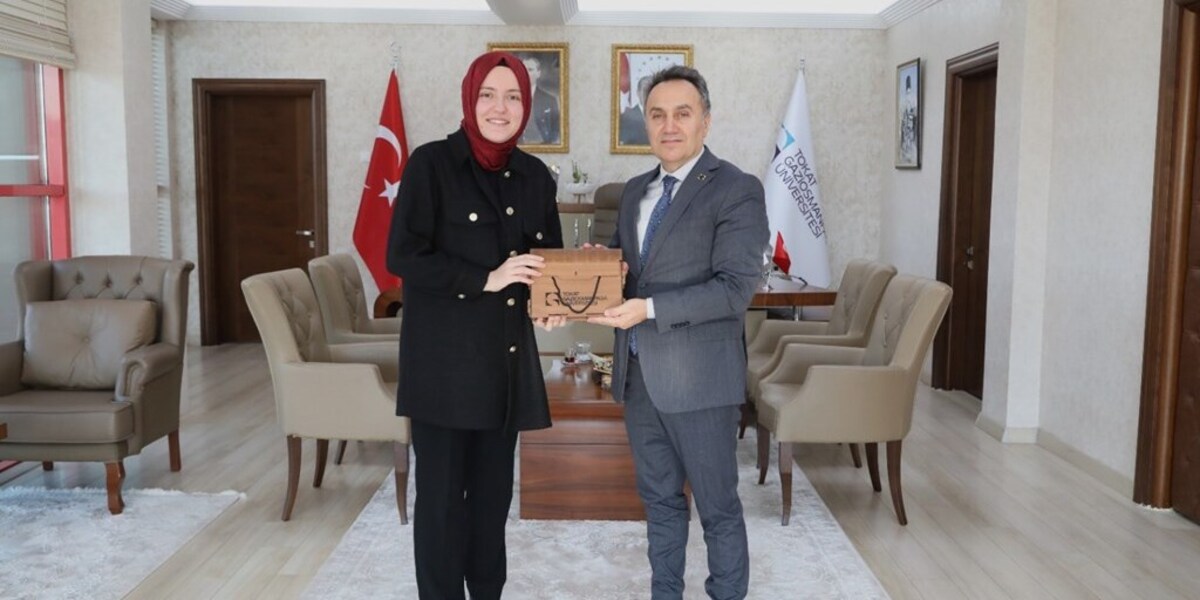 Rektörümüz, Sağlıfkest’te Derece Alan Öğrencimizi Makamında Kabul Etti