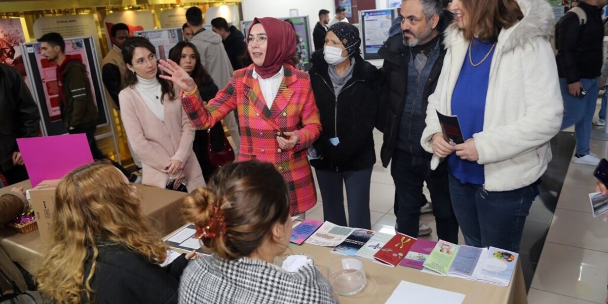 `Akılcı İlaç Kullanımı` Sergisi Sağlık Bilimleri Fakültesinde Açıldı