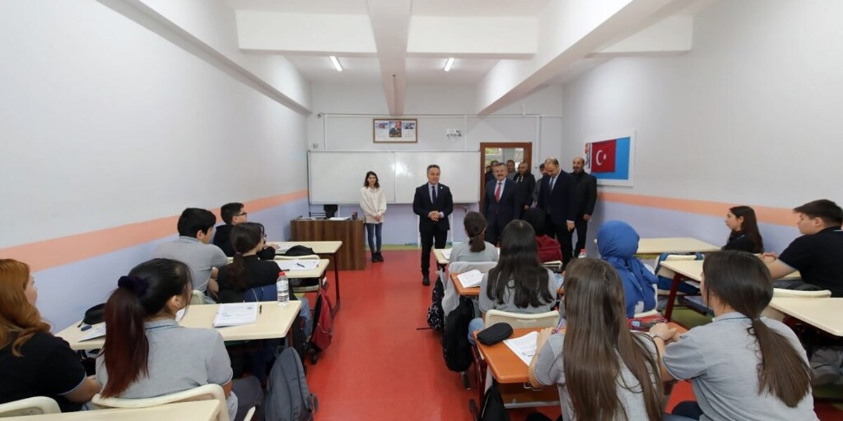 Üniversitemiz Destekli Tarım Lisesinde Büyük Adım: Uygulamalı Eğitime Yeni Sera Kazandırılıyor