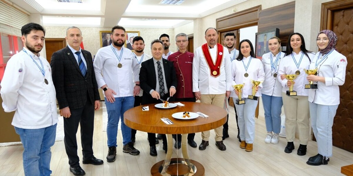 Rektörümüz Gastro Alanya Yemek Yarışması Şampiyonlarıyla Bir Araya Geldi