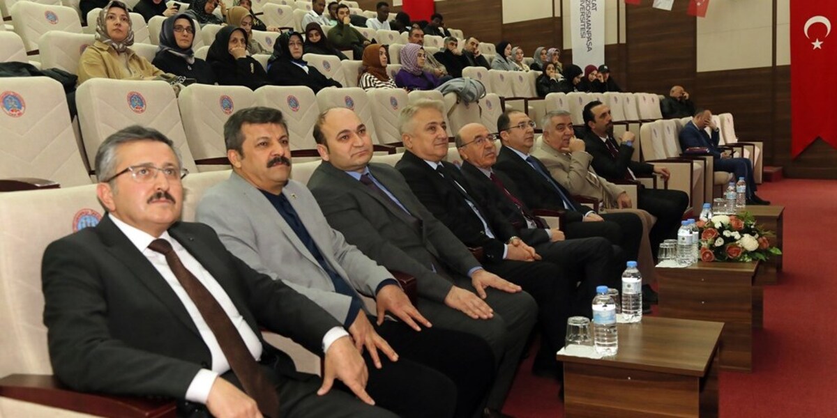 Üniversitemizden `Yer Bildirimleri` ve Anadolu Türkülerini Bir Araya Getiren Etkinlik