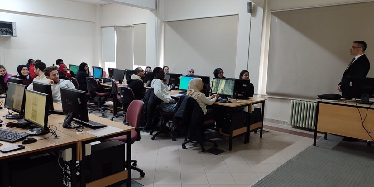 Üniversitemizde “Sektör Kampüste” Programı Kapsamında Dijital Muhasebe Uygulamaları Dersi Başladı