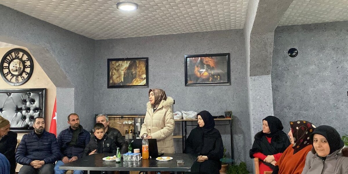 Üniversitemizin Topluma Katkı Uygulamaları Devam Ediyor: Pazar İlçesi Menteşe Köyünde Yerinde Sağlık ve Sosyal Hizmet Uygulamaları Yapıldı