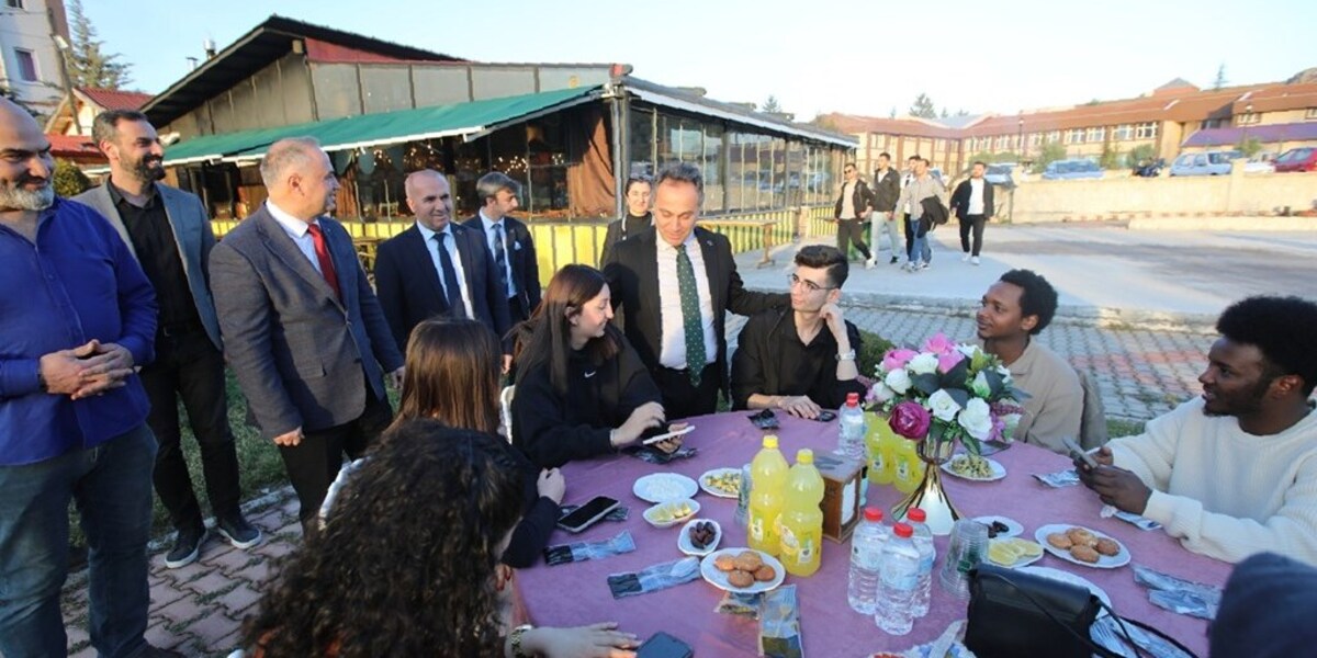 Rektörümüz Prof. Dr. Fatih Yılmaz Öğrencilerle İftarda Buluştu