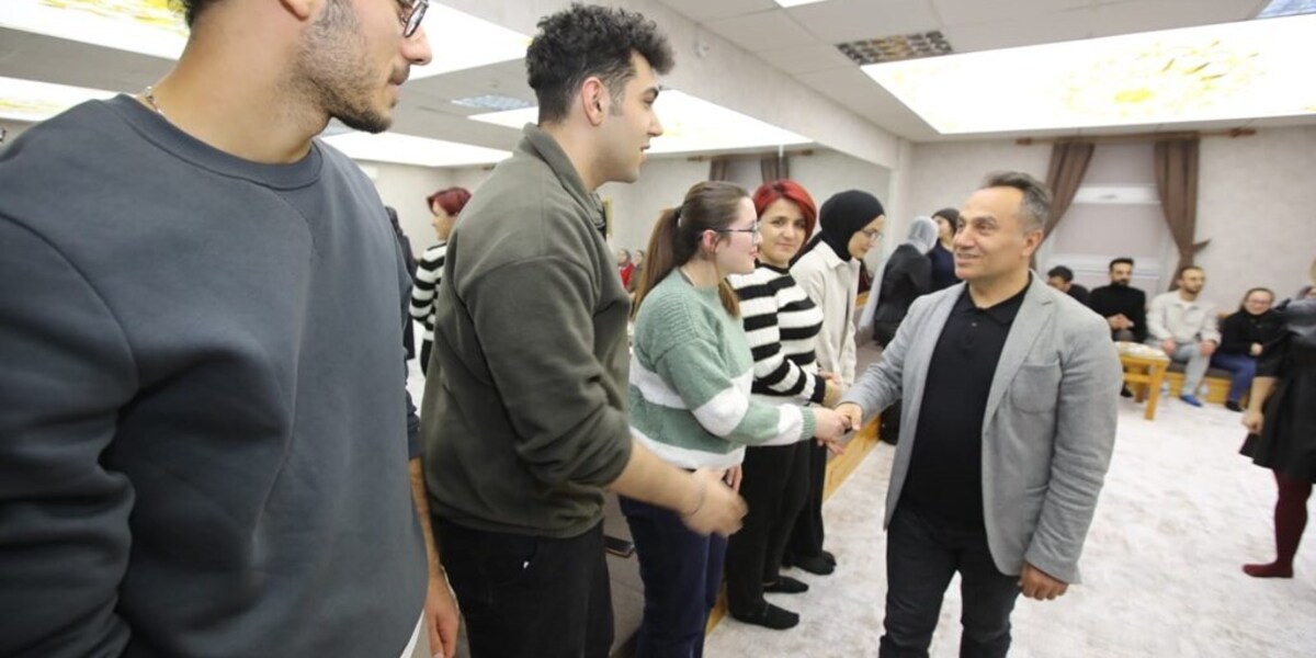 Gençler ve Büyükler Aynı Çatı Altında: Kuşaklar Arasında Aile, Evlilik ve Değişen Değerlerimiz Konuşuldu