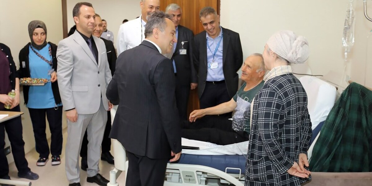 Rektörümüzden Üniversite Hastanemize Bayramlaşma Ziyareti