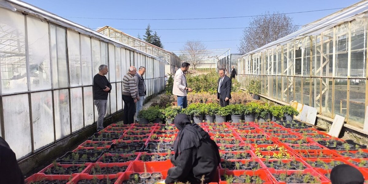 Rektörümüz Prof. Dr. Fatih Yılmaz, Taşlıçiftlik Kampüsü Seralarını Ziyaret Etti