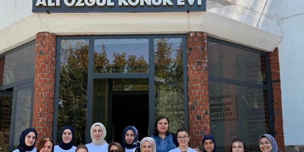 Sağlık İçin El Ele: Hemşirelik Öğrencileri Yaşlılarla Buluştu