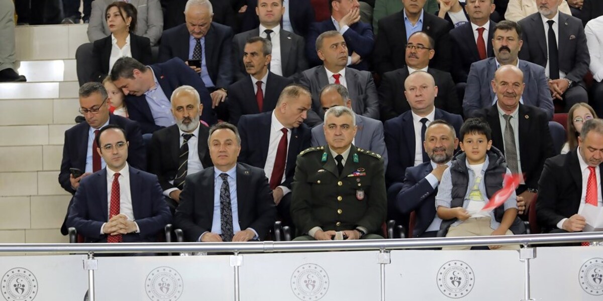 Rektörümüz Prof. Dr. Fatih Yılmaz, 23 Nisan Kutlama Programına Katıldı