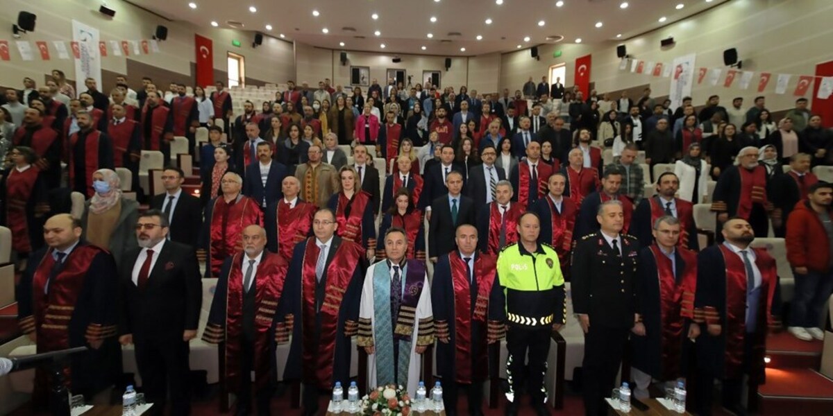 Gurur, Başarı ve Teşekkür: Üniversitemizde Ödüllerle Dolu Bir Gün Yaşandı!