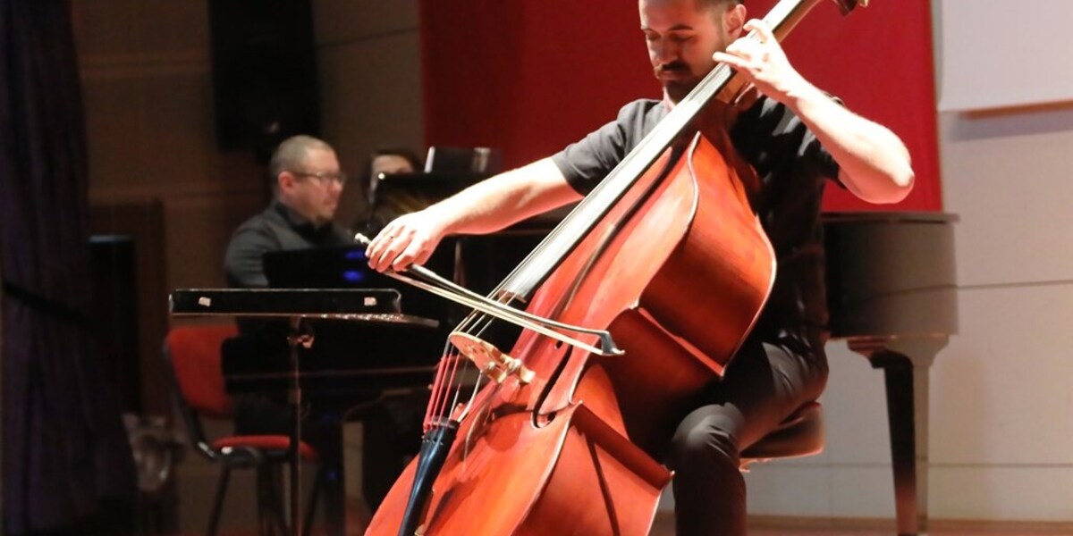 Üniversitemizde Müzik Dolu Gün: Çoksesli Koro ve Kontrbas Resitali Aynı Günde Sahne Aldı