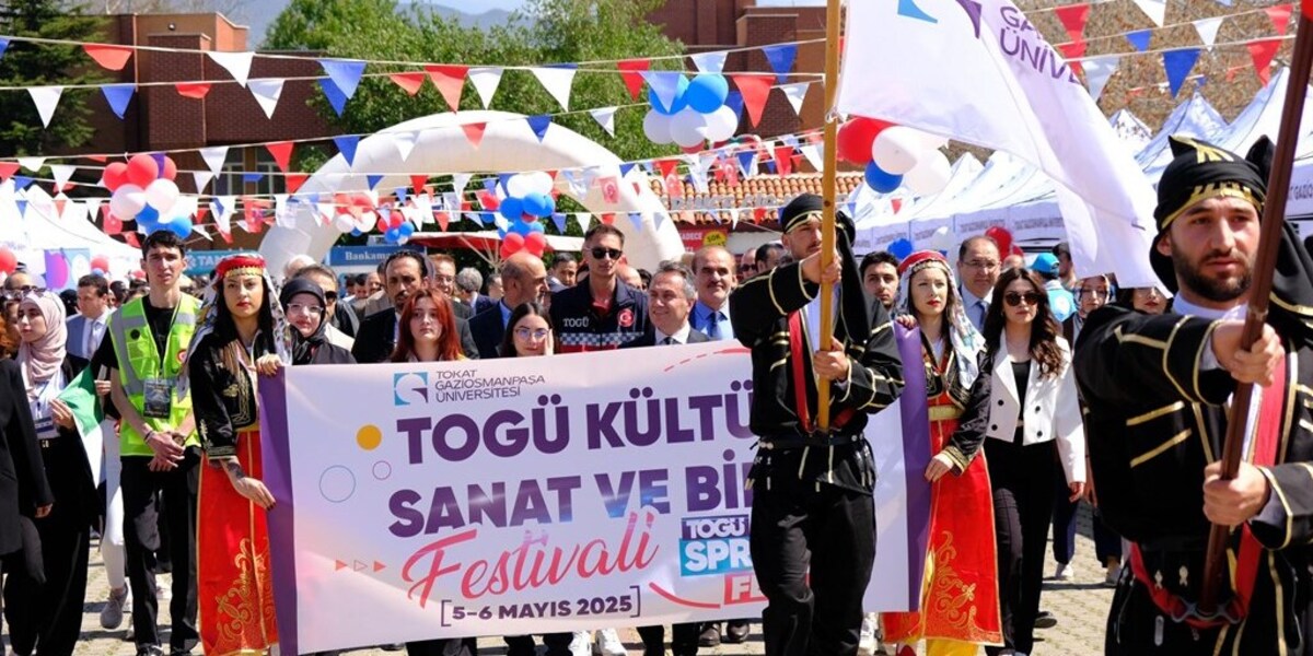TOGÜ’de Bahar Coşkusu Başladı: Festival Kortej Yürüyüşü ve Hıdırellez Ateşiyle Açıldı