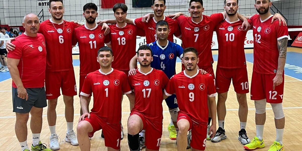Üniversitemiz Erkek Voleybol Takımı Süper Lige Yükseldi