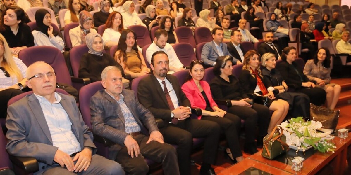 Üniversitemizden Deney Hayvanları Sempozyumu: Deney Hayvanlarının Bilimdeki Rolü Masaya Yatırıldı