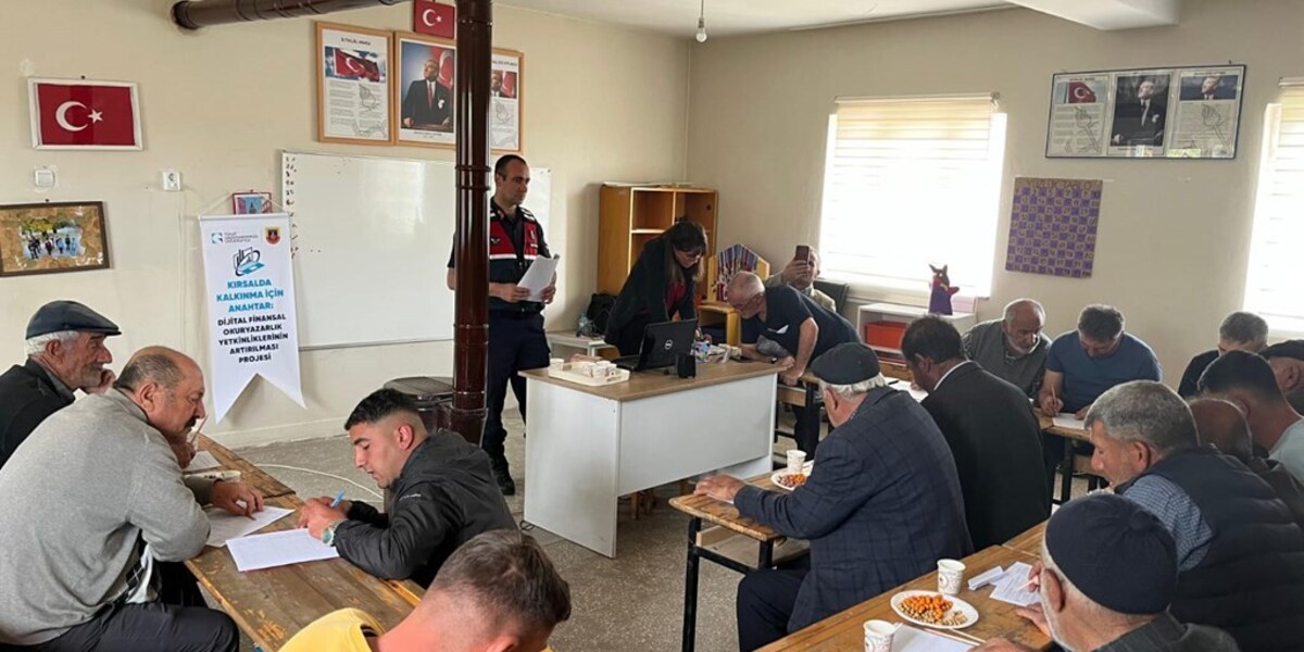 Dijital Finansal Okuryazarlık Projesi 12 Noktada Eğitimlerle Devam Etti