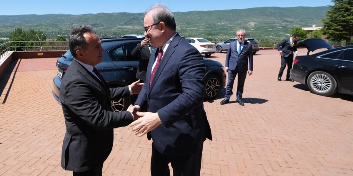 Bakan Yardımcımızdan Rektörümüze Ziyaret