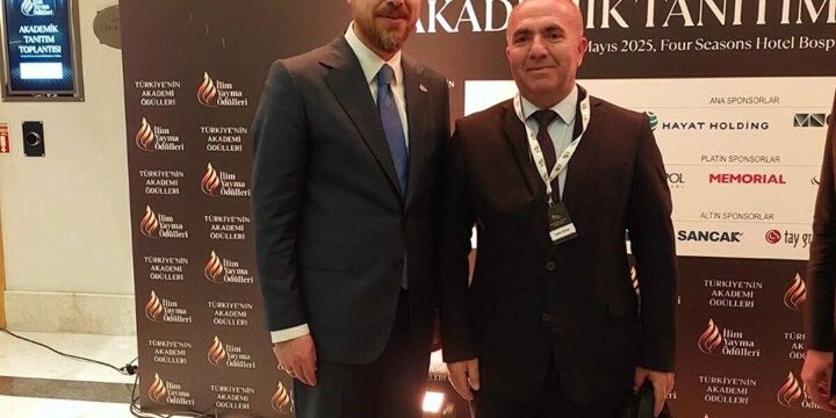 Rektör Yardımcısı Prof. Dr. Yusuf Temür, İlim Yayma Ödülleri Bilgilendirme Toplantısına Katıldı