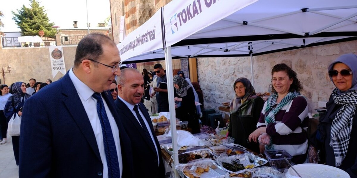Gökmedrese`de Filistin’e Destek İçin Hayır Çarşısı Açıldı