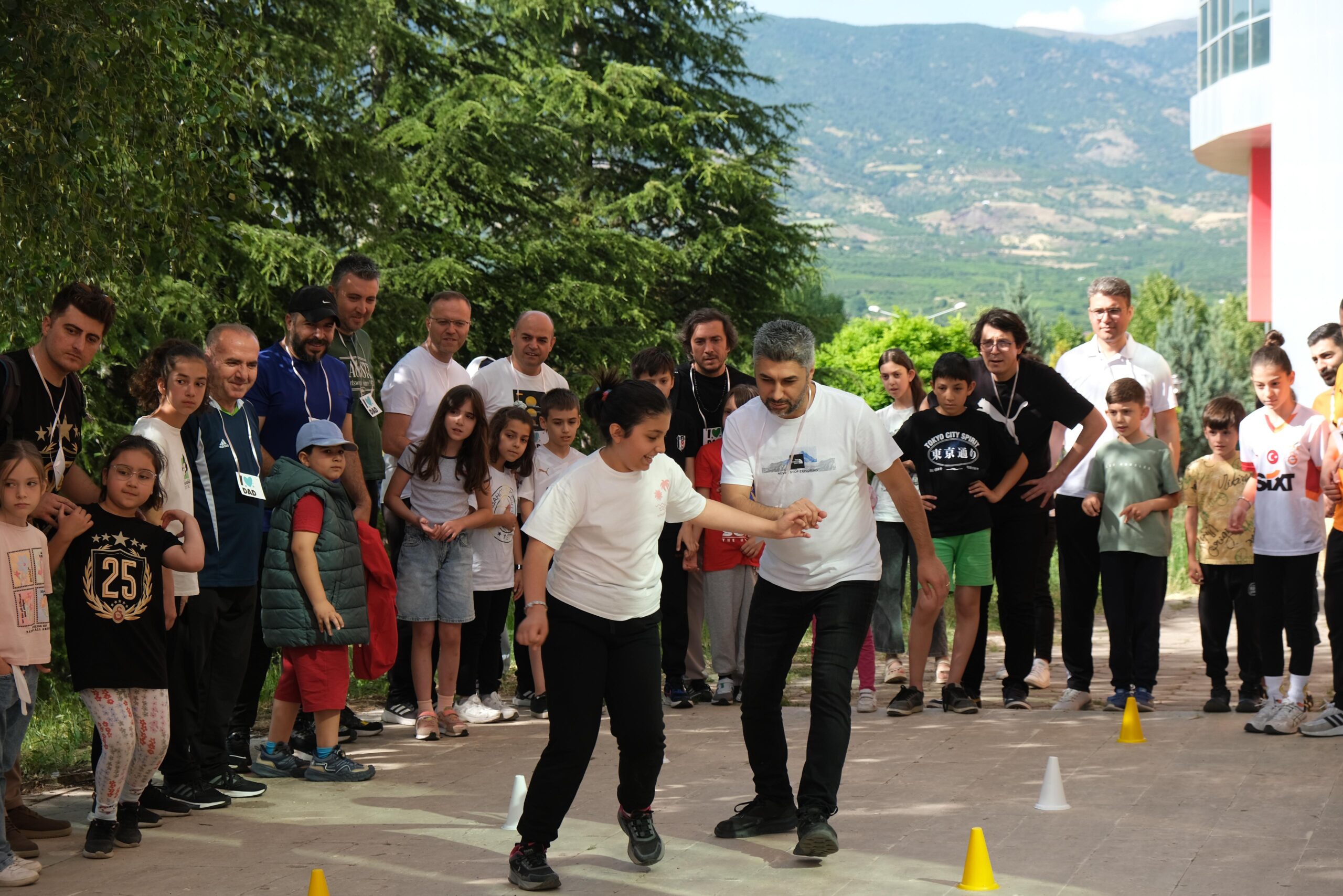 Babalar Günü Coşkusu Kampüse Taşındı: Ok Atışı, Oyunlar ve Sıcak Anlar