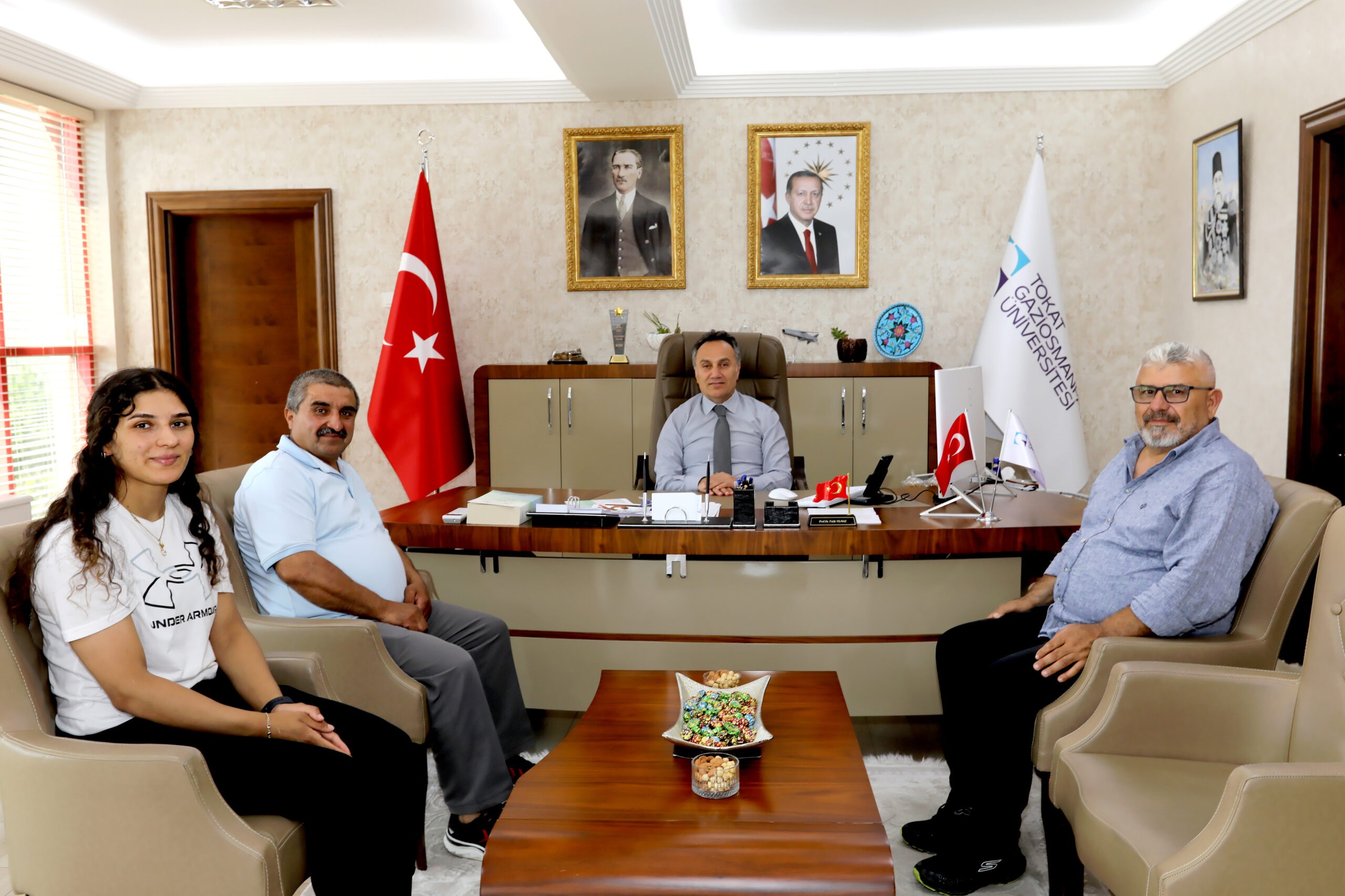 Şampiyon Sporcudan Anlamlı Veda: Nesrin Baş’tan Rektörümüze Ziyaret