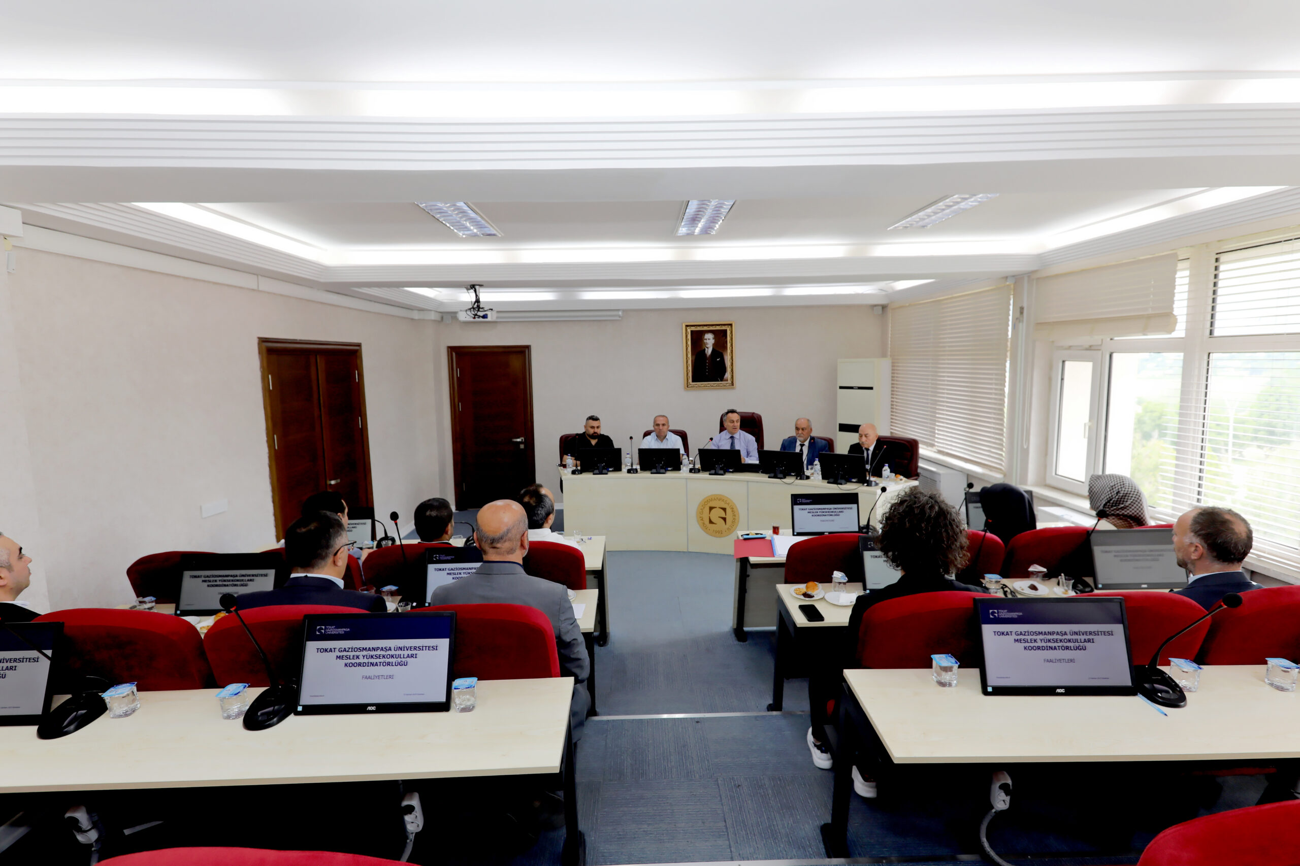 Rektörümüzden Meslek Yüksekokullarına Stratejik Destek: Geleceğin Mesleklerine Yön Veren Toplantı