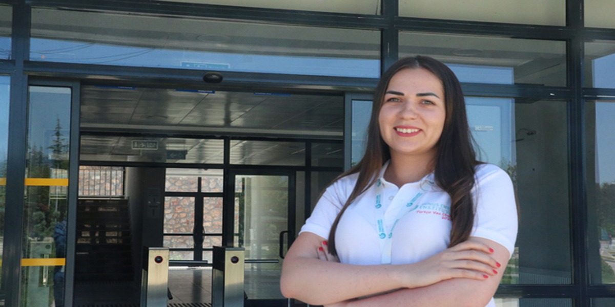 Rus Eczacı Türkçe Öğrenmek İçin İşinden İstifa Etti