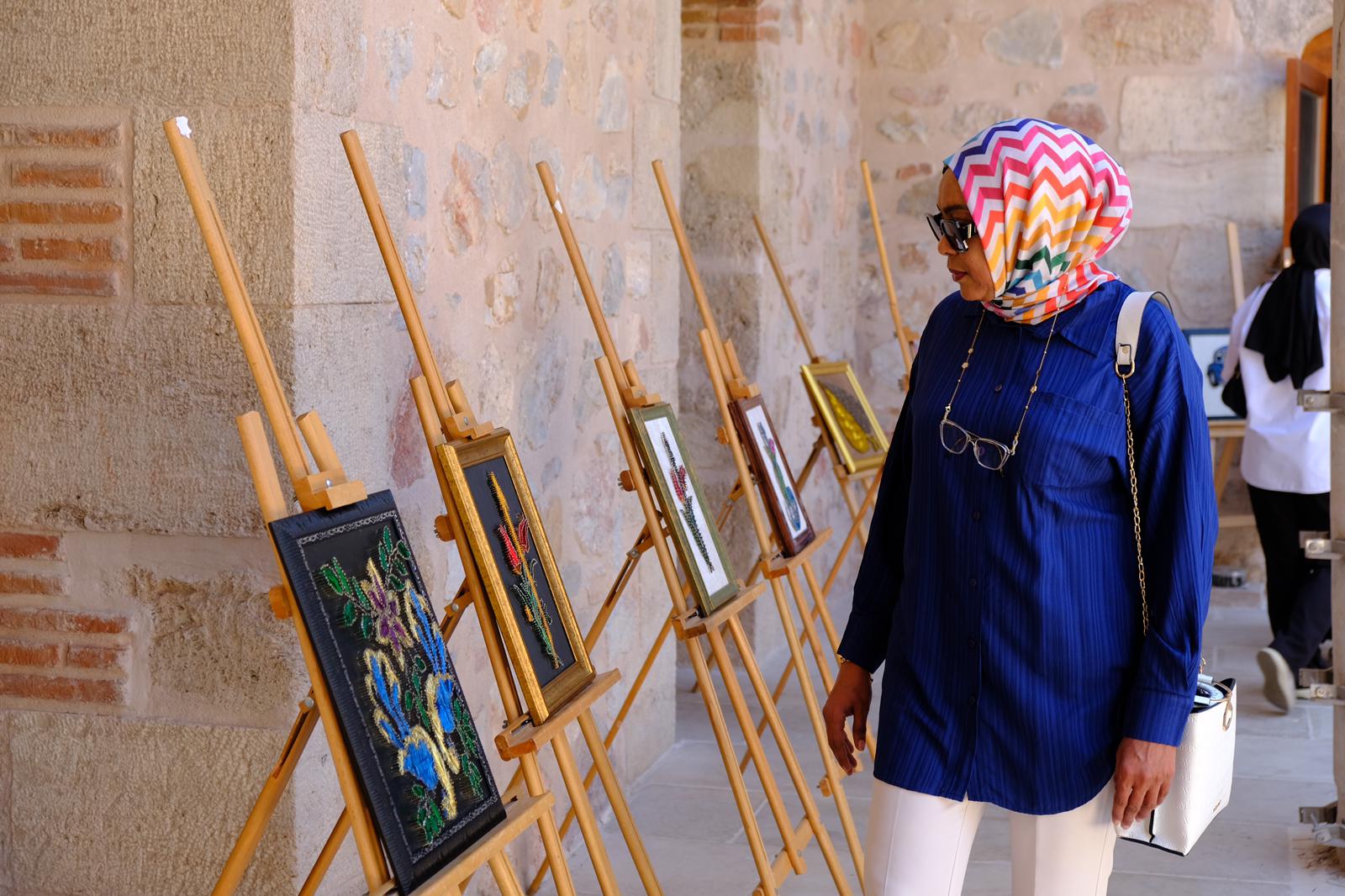 TOGÜ’de “Tasarım Bölümleri Öğrenci Karma Filografi ve Resim Sergisi” Sanatseverlerle Buluştu