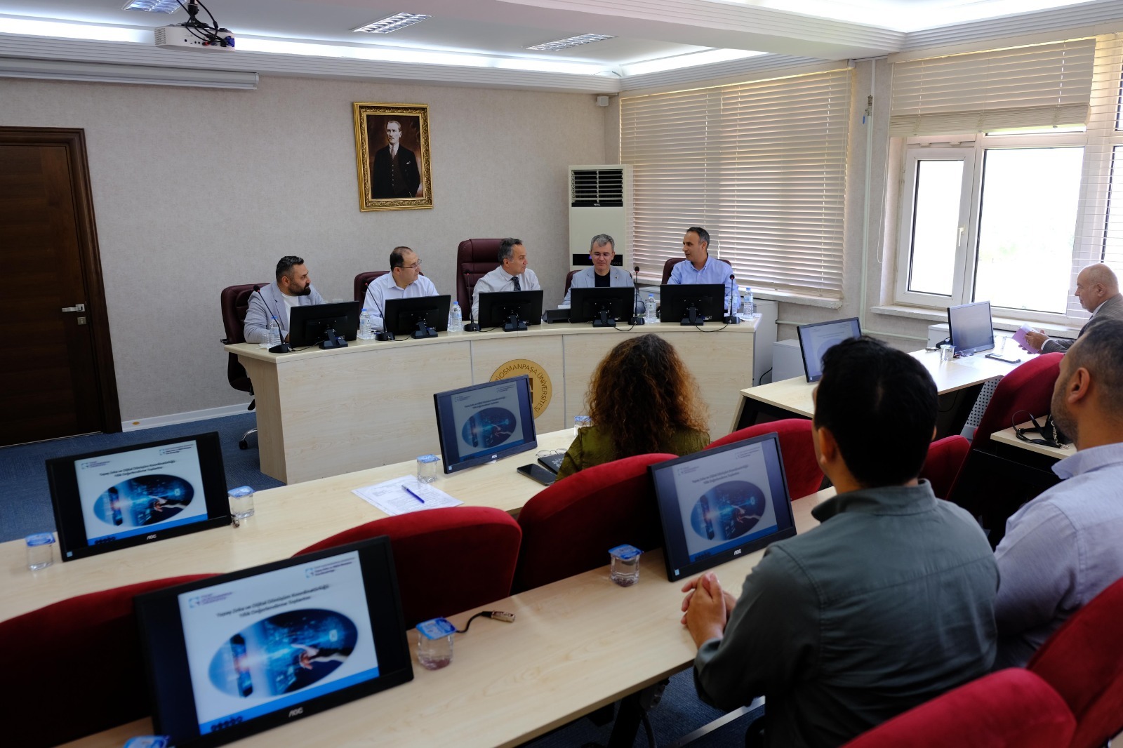 Rektörümüz Prof. Dr. Fatih Yılmaz, Koordinatörlüklerle Yıllık Değerlendirme Toplantısında Bir Araya Geldi