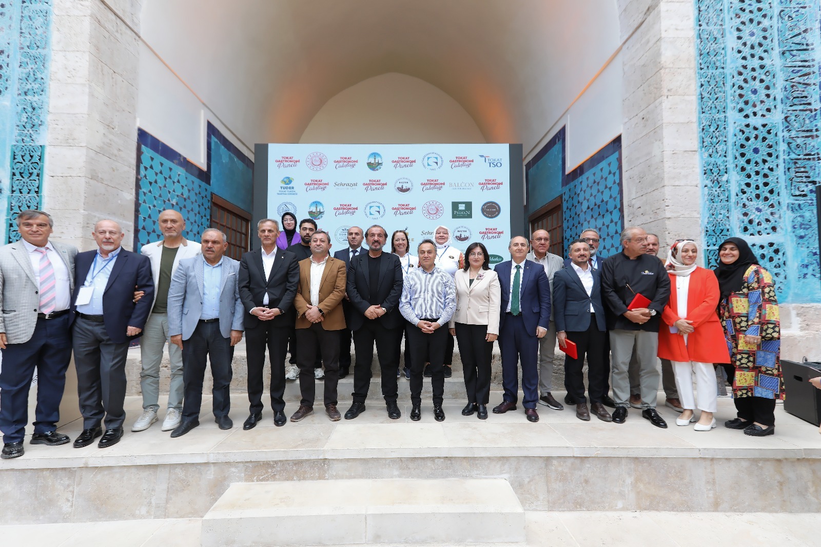 Tarihi Gökmedrese’de “Tarladan Sofraya İnsan” Paneli