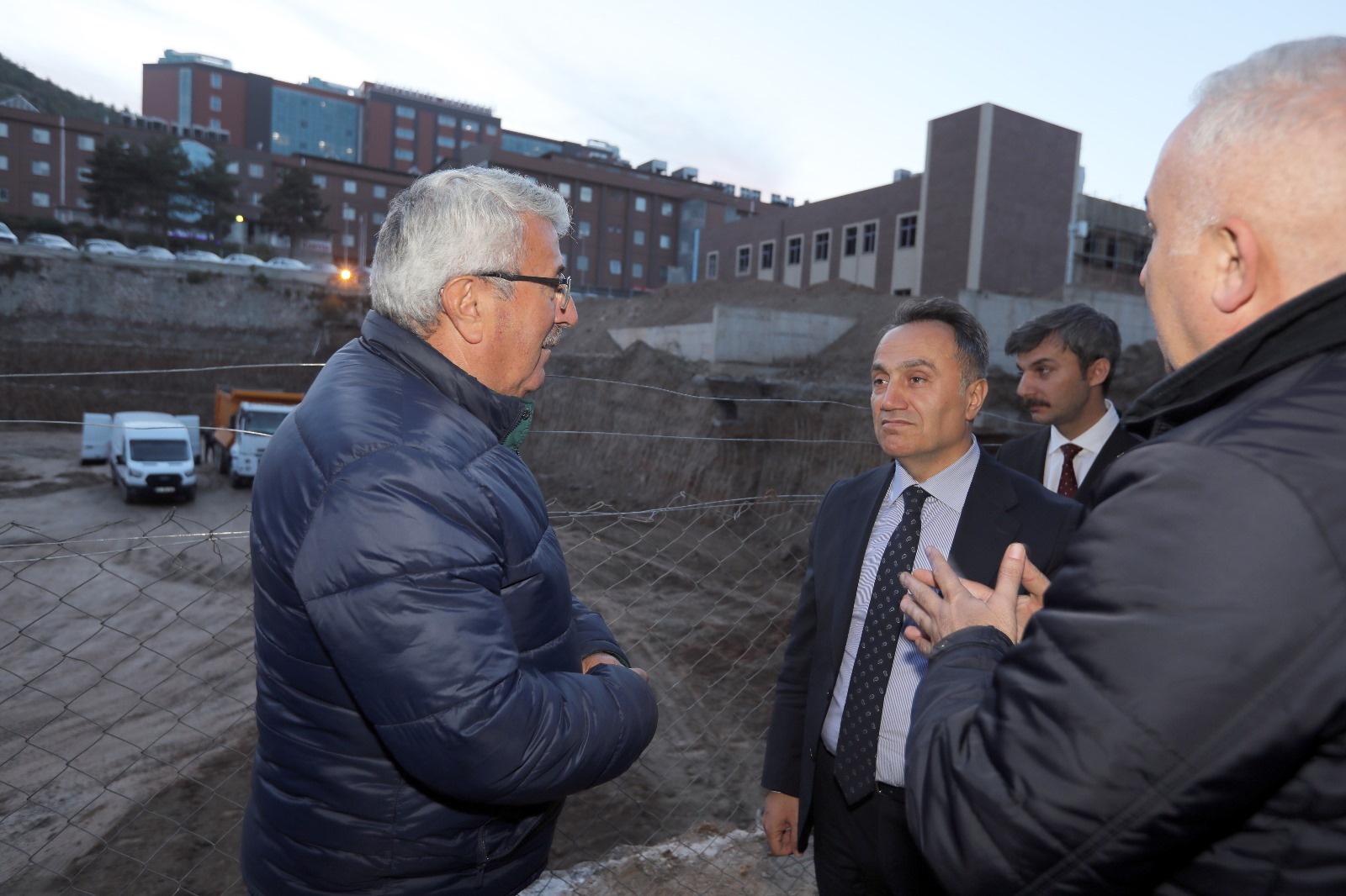 Rektörümüz Hastane Otoparkı İnşaatında İncelemelerde Bulundu